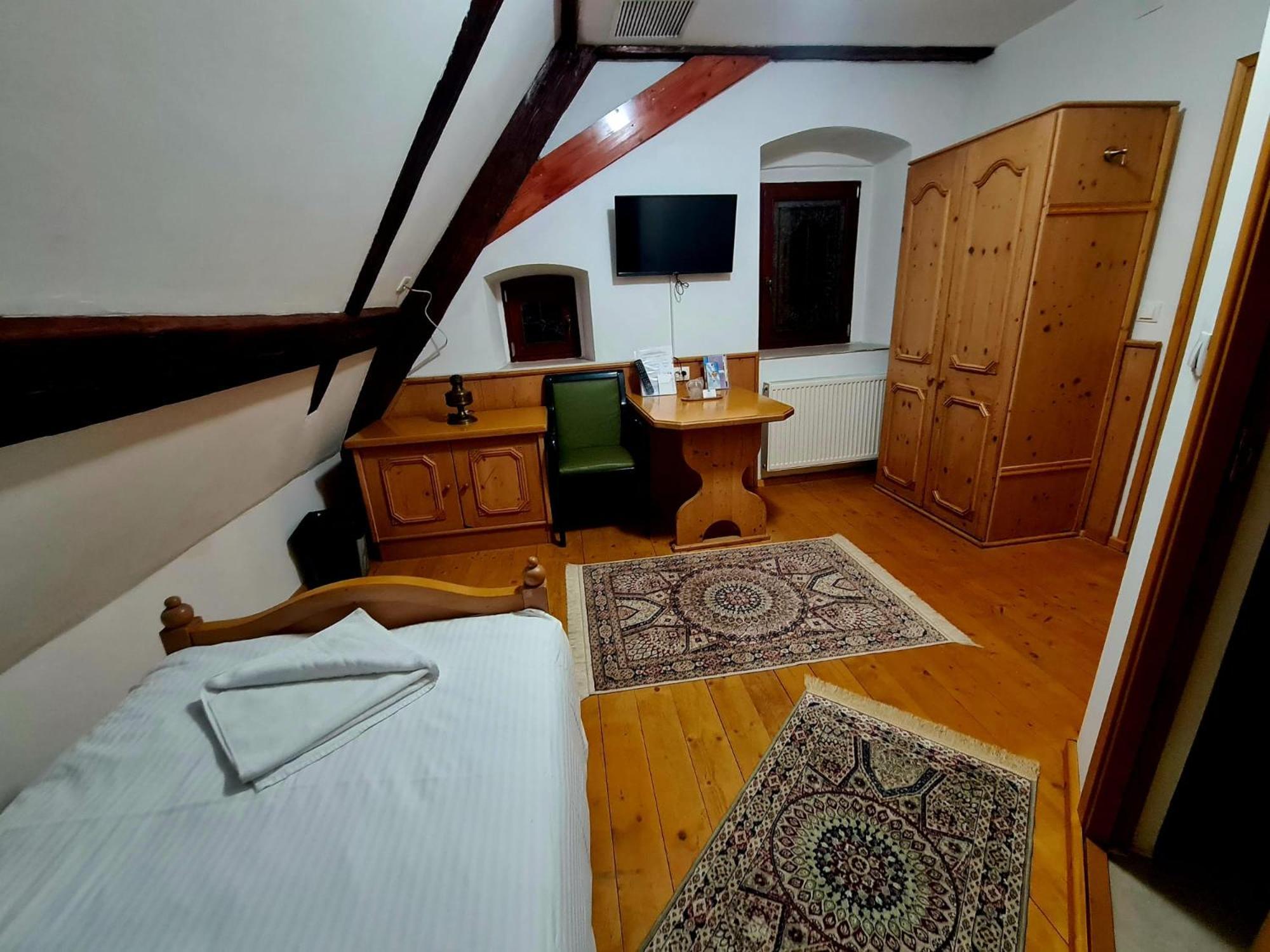 Armenopolis - Adults Only Hotell Gherla Exteriör bild
